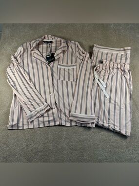 Simply Vera Pajamas 2 Piece Button Up Top and Pants Set Stripes NWT Women's Lg